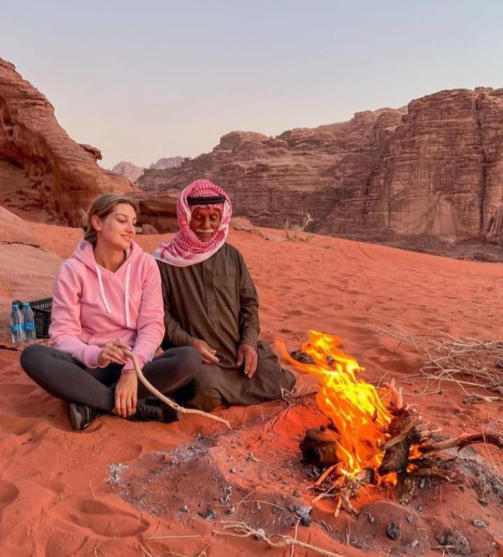 Moon City With Jeep Trips Wadi Rum Exteriör bild
