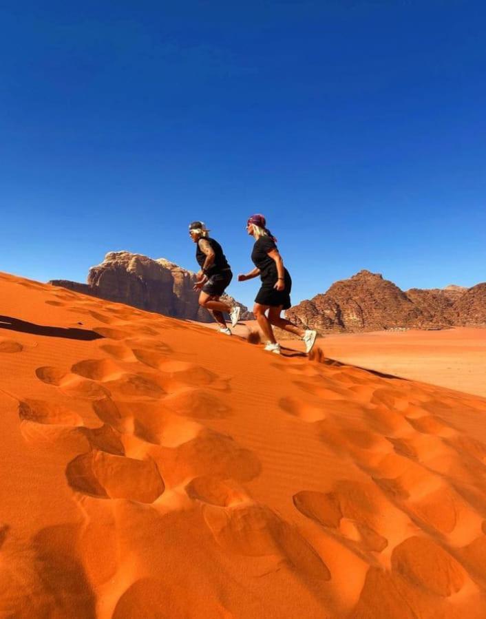 Moon City With Jeep Trips Wadi Rum Exteriör bild