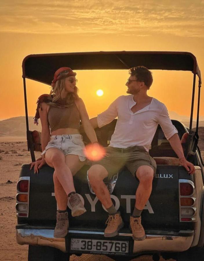 Moon City With Jeep Trips Wadi Rum Exteriör bild