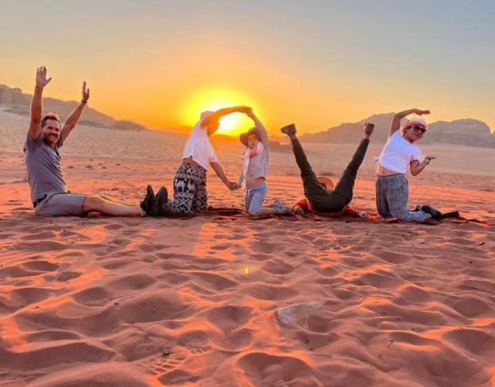Moon City With Jeep Trips Wadi Rum Exteriör bild