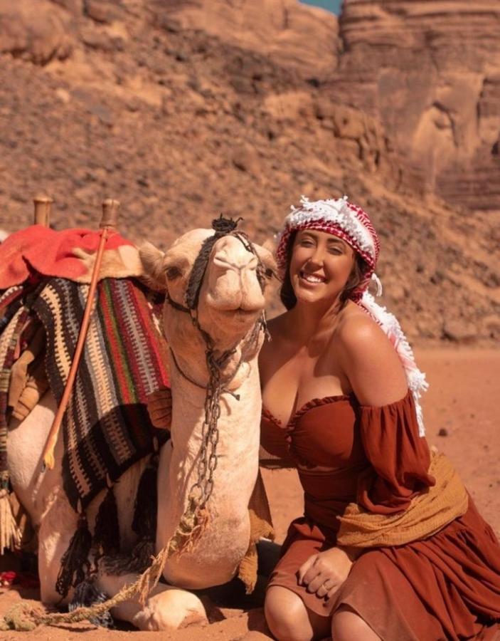 Moon City With Jeep Trips Wadi Rum Exteriör bild