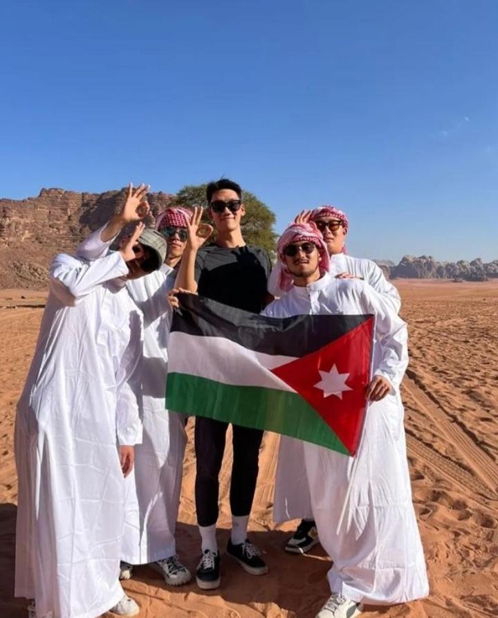 Moon City With Jeep Trips Wadi Rum Exteriör bild