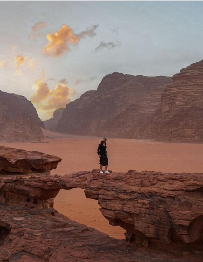 Moon City With Jeep Trips Wadi Rum Exteriör bild