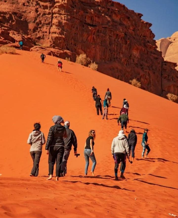 Moon City With Jeep Trips Wadi Rum Exteriör bild