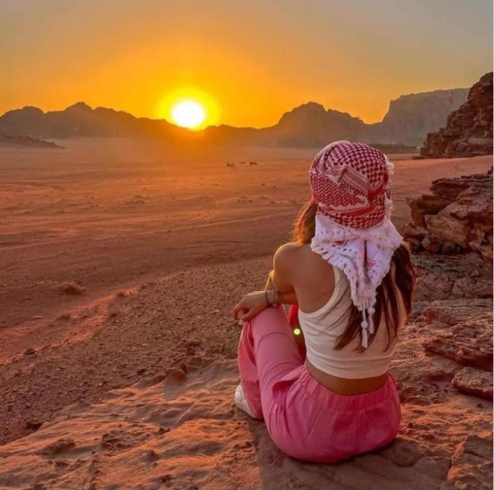 Moon City With Jeep Trips Wadi Rum Exteriör bild