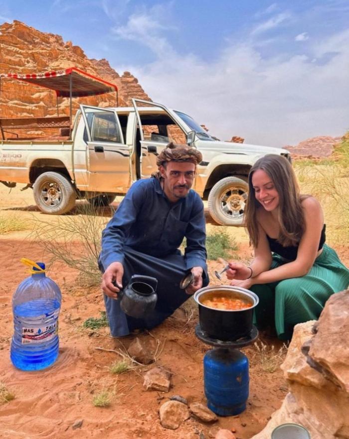 Moon City With Jeep Trips Wadi Rum Exteriör bild
